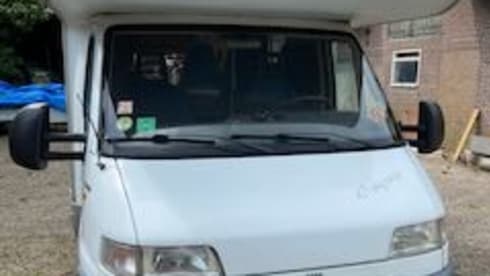 Bessie – Cosy, solid camper