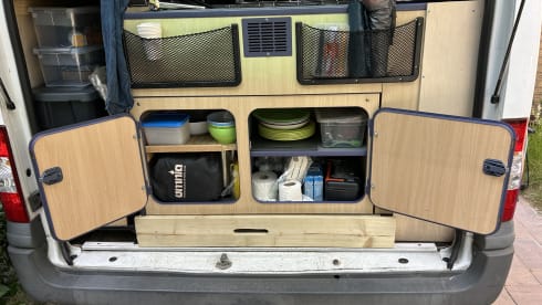 one-life-campers – 4p Ford campervan uit 2010