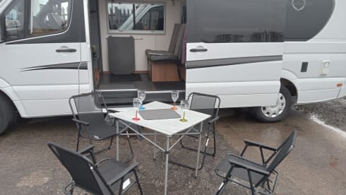 Marcia Merc – 4 berth Mercedes-Benz Sprinter Spacious Van 