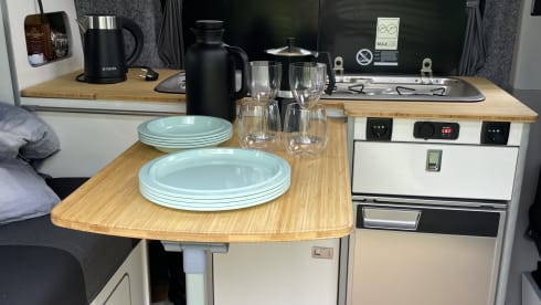 4p Volkswagen campervan uit 2019