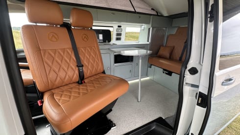Frank 2.0 – Family Friendly 4 berth Volkswagen T6.1 Pop Top conversion 2024
