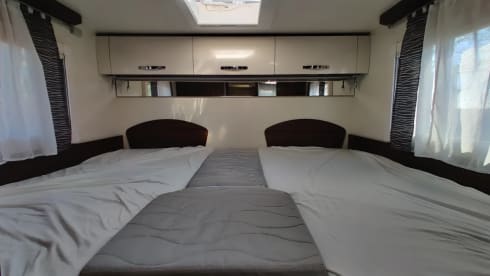 The Yellow Spark. – brand new all-in mobile home 4p