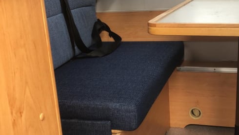 SPACIOUS CLEAN FAMILY CAMPER LARGE AND HANDY WITH NESPRESSO;)