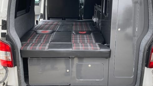 Daisy – VW 4 berth camper with awning and d/away tent ALL INCLUSIVE PRICE