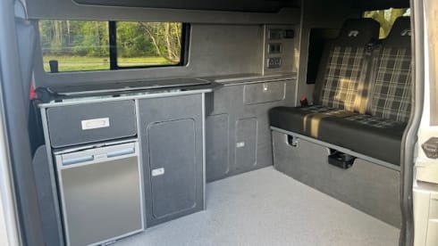 The RAMBLER – 4 berth Volkswagen campervan from 2020
