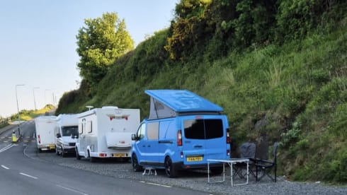 Dug – 3/4 berth Vauxhall Vivaro campervan,