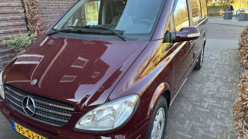 4p Mercedes-Benz campervan from 2005