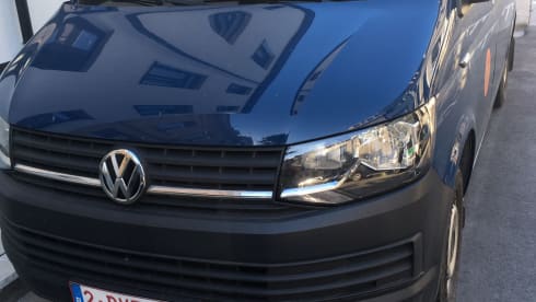 Frances – 2p Volkswagen campervan uit 2017