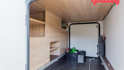 11/20 – 2 berth motorhome with single beds - Automatic