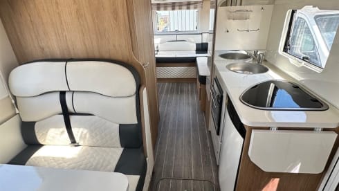 BRYONY – 6 berth Roller Team auto roller 746 