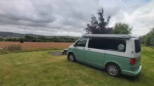 Betsy – Betsy the VW Campervan from 2023 sleeps 4