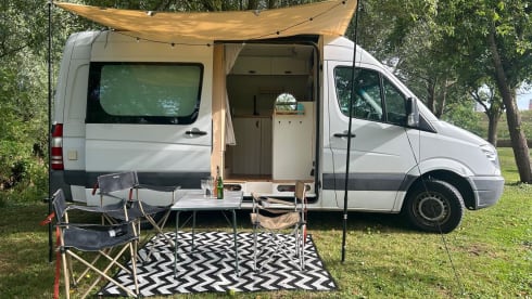 Borrie – Mercedes Sprinter campervan from 2010 (Automatic)