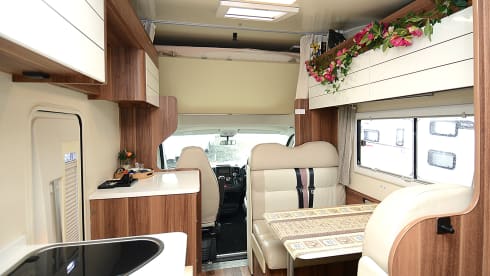 Vanessa – 6 berth Fiat alcove from 2021