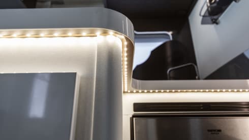 Cruz – Motorhome – Sleeps 5 – Travels 5