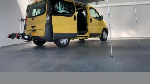 PeiPei – 3/4 seater Renault Trafic from 2003