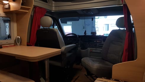on tour – 4p Renault semi-integrated from 2006