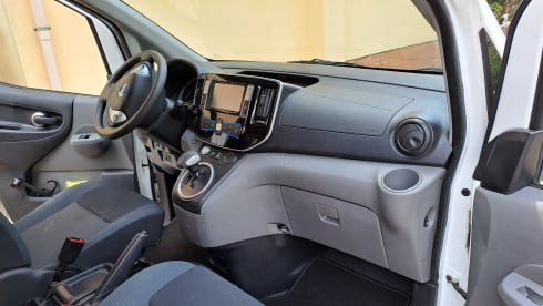 Alex – Indipendent: cheap for cost, city and nature