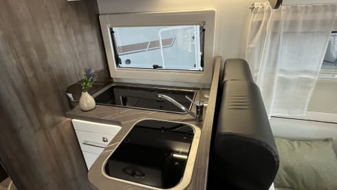 Cocoon 463 – 4p Benimar semi-integrated from 2024