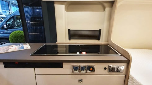 Full option 4p POP-UP Bus camper