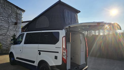 ROSA – Campervan Ford per 4 persone del 2023