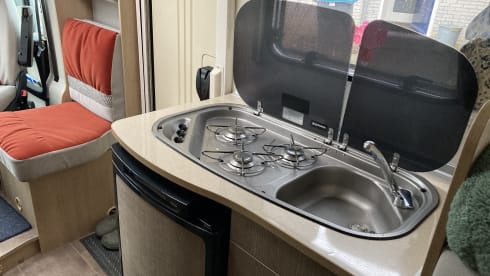 Ons Bonbonnetje – 2p Bürstner semi-integrated uit 2013