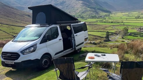 Charlie Van Dan – 4 berth Ford campervan from 2018