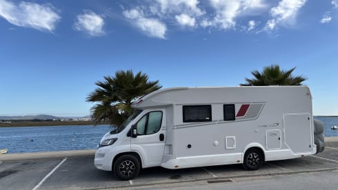Sunshine – 5p Peugeot semi-integrated uit 2023 roller team 298TL Kronos 