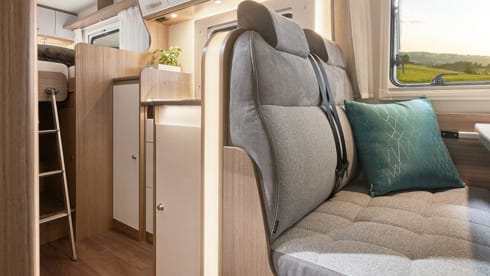 Carado T338 (splinternieuw!!) – Luxurious and fully equipped camper with length beds. Ultimate Freedom! 