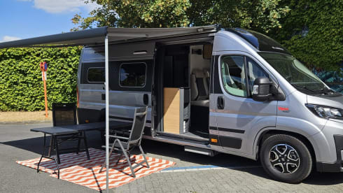 2p Adria Mobil bus uit 2026