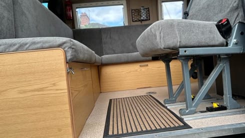 Izzy – 2 berth Renault bus from 2012