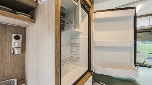 Joy – Beautiful 3p Pössl bus camper from 2020