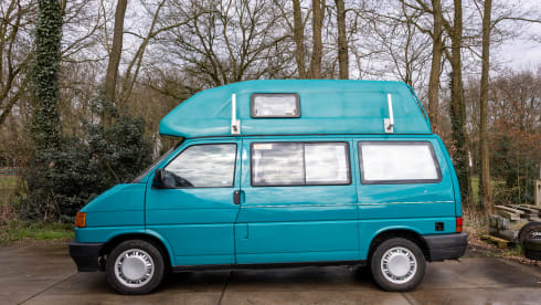 Summer -VW T4 California met vast slaapdak