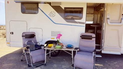 Tortuga  – Luxurious 4 sit Camper FULLY EQUIPPED Solar Generator 4000w