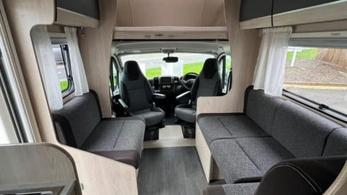 5 berth Auto Trail Expedition C72 2022