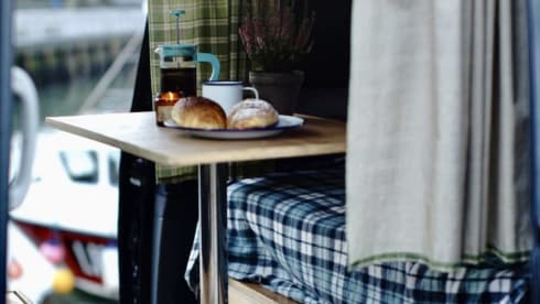 Tess – super cosy  - automatic campervan. price  includes insurance !