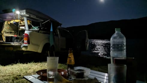 Theresa – Adventurous 4x4 camper with tent