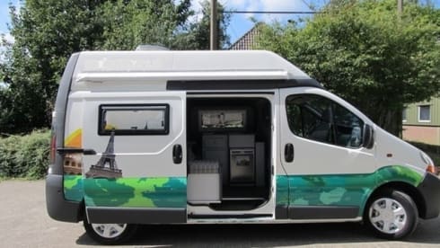 Type 2 – Hip and unique compact bus camper