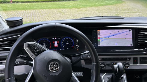 4p Volkswagen campervan uit 2020