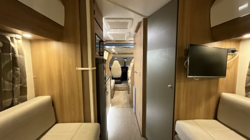 Bailey – Bailey semi-integrato a 6 posti letto, costruito nel 2019.