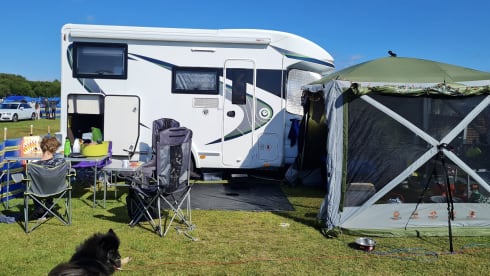 Sheddie – Luxury Motorhome With Solar Power