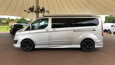 Galli 2.0 – 4 berth Ford Camper with Skyline Roof