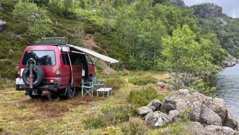 4x4 offered Mitsubishi Delica 