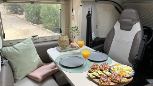 Coast Roller  – 4p Chausson semi-integrated uit 2016