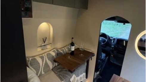 2p Volkswagen campervan uit 2013