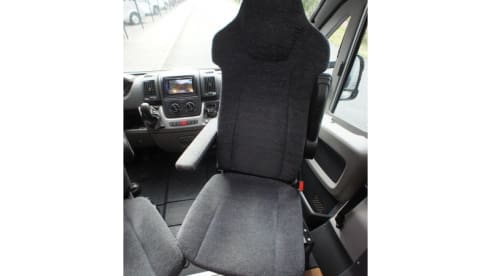Linquenda – Very comfortable Knaus Semi-Integral