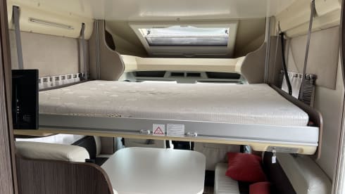 4 personnes Benimar Tessoro 486 Semi-intégré