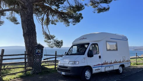 Lukanoir  – Compact, manoeuvrable top-class motorhome perfect for couples