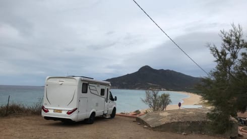 Vrijheid op wielen – Powerful luxury Hymer Mercedes camper semi-integrated from 2019