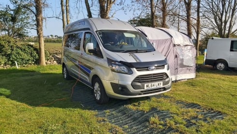 Daisy – High top ford transit campervan 