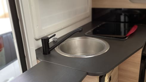 Sylvie – GUT AUSGESTATTETE CAMPINGWAGENVERMIETUNG